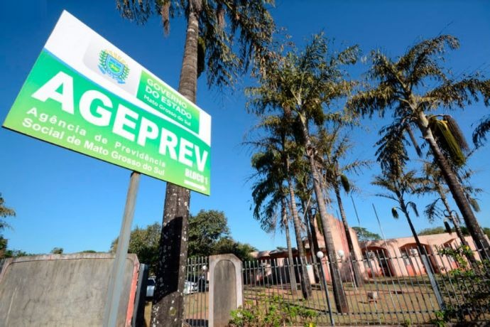 Justiça derruba liminares e mantém lei estadual da previdência Justiça derruba liminares e mantém lei estadual da previdência