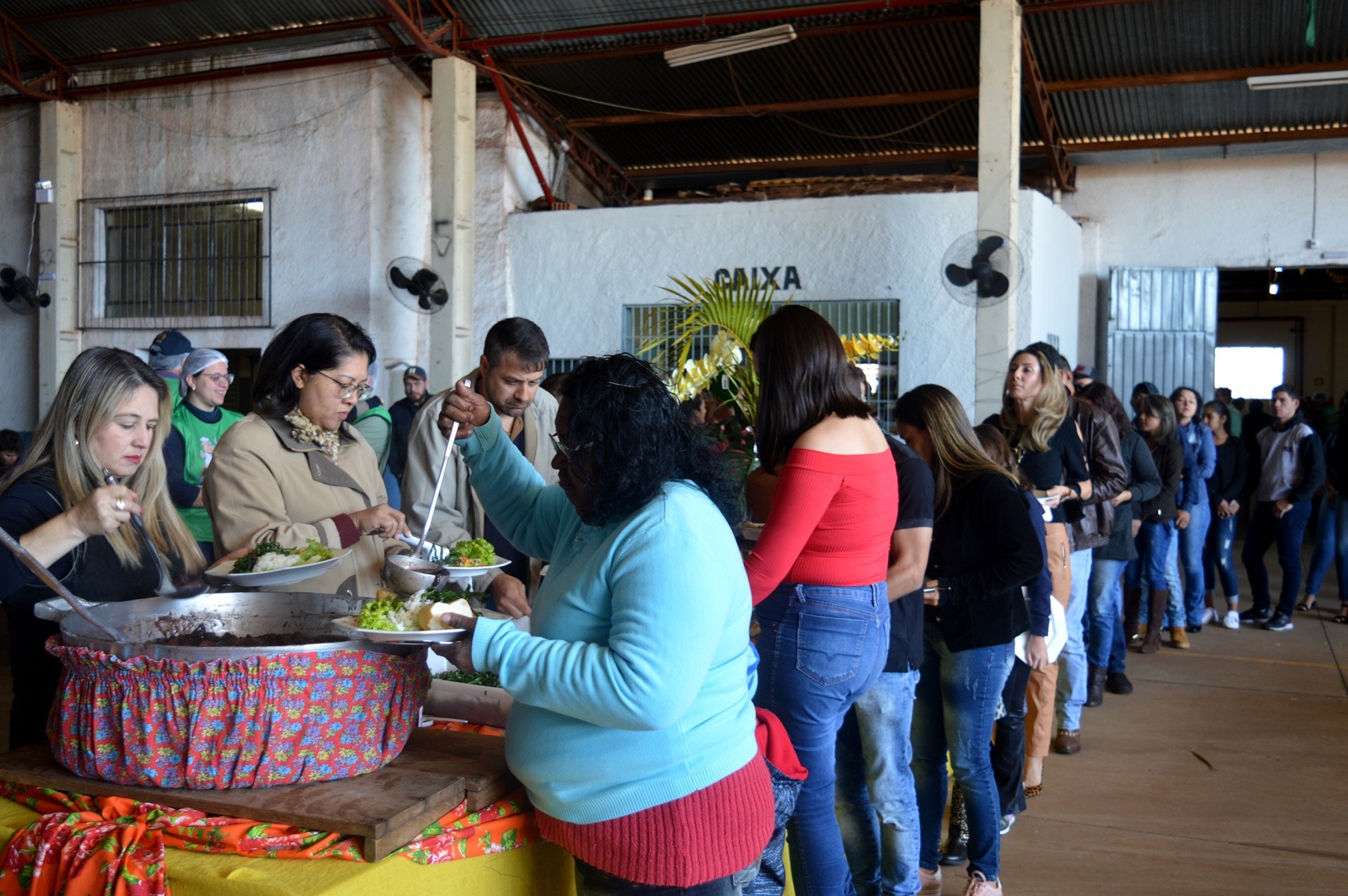 Tradicionalmente a feijoada reúne mais de mil pessoas a cada edição do evento / Foto: Moreira Produções