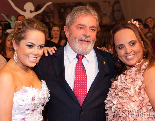 "Mexer com Lula é mexer com mais de 80% da população" "Mexer com Lula é mexer com mais de 80% da população"