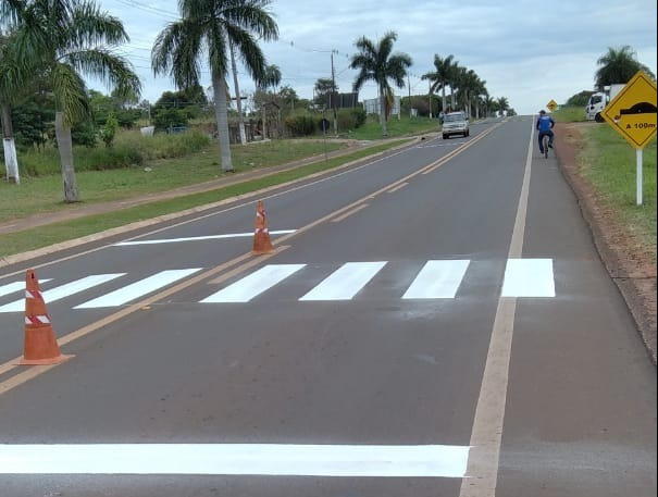 Prefeitura de Amambai finalizou a sinalização de acesso ao Arroyo Atacadista Foto: Decom