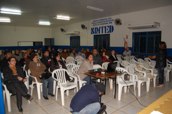 Professores escolhem representantes para o Conselho Municipal de Educação Professores reunidos para escolher os representantes da categoriaFoto: Moreira Produções