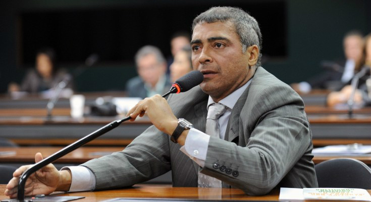 CPI da CBF é instalada no Senado e elege Romário presidente CPI da CBF é instalada no Senado e elege Romário presidente