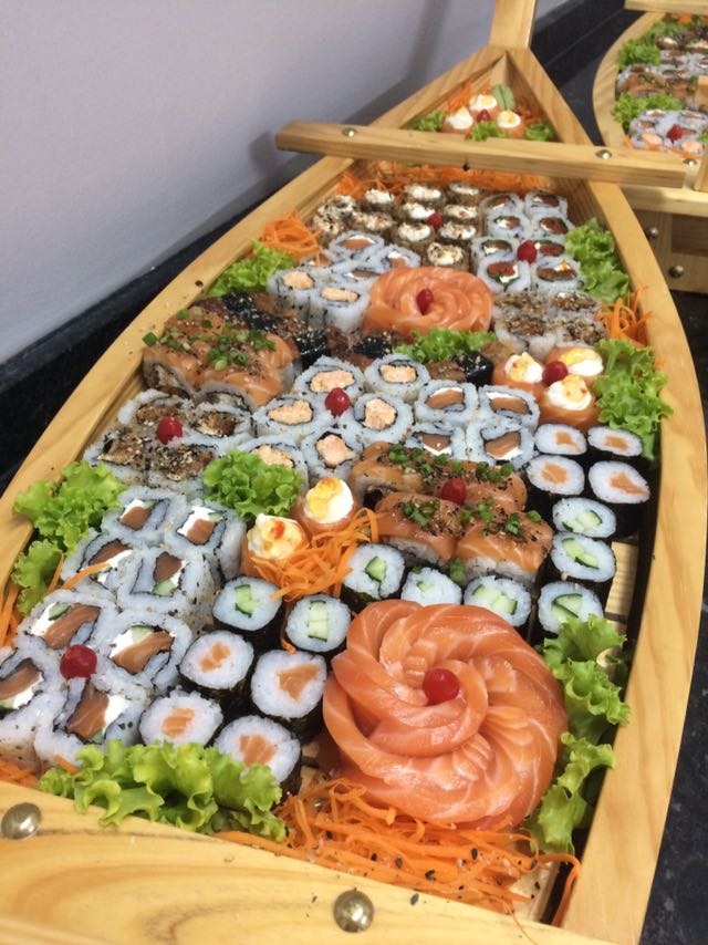 Temakeria Maguro Sushi é referência em comida japonesa em Amambai Barcas também são especialidades da Maguro Sushi / Foto: Divulgação