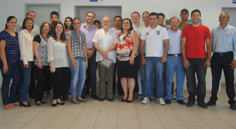Macedônio Meira é homenageado em Amambai pelo INSS de MS Os colegas de trabalho e os gestores e gerentes das agências do INSS enfatizaram a relevância dos serviços prestados pelo médico de Amambai.