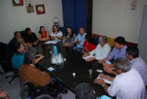 Vereadores durante reunião com membros do SimtedFoto: Assessoria do legislativo