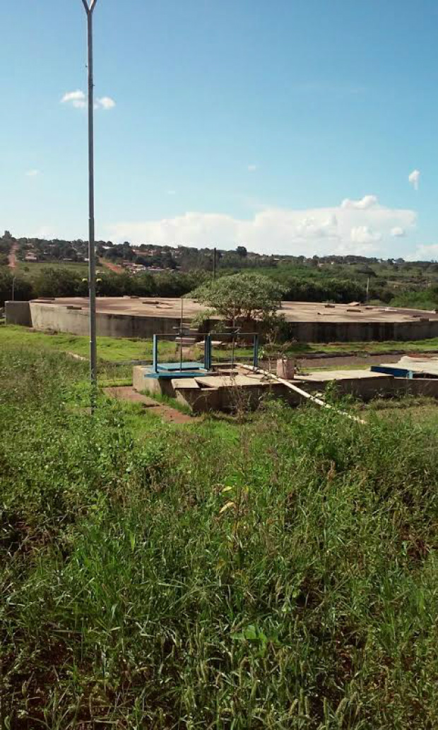 Moradores das vilas Jussara e Varocopa sofrem com estação em situação precária Obra iniciada em 2011 e até o momento não concluída, é alvo de fiscalização do vereador Claro Ratier / Foto: Assessoria
