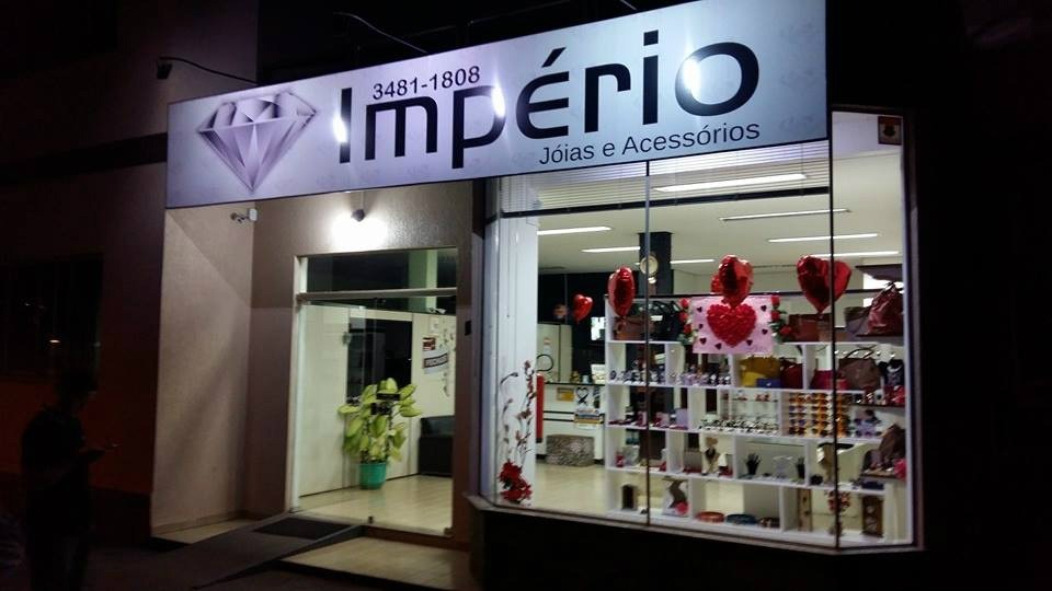 Império Joias e Acessórios é opção para quem deseja presentear nesse Natal A Império esta localizada na rua 7 de setembro, nas proximidades do Banco do Brasil / Foto: Moreira Produções