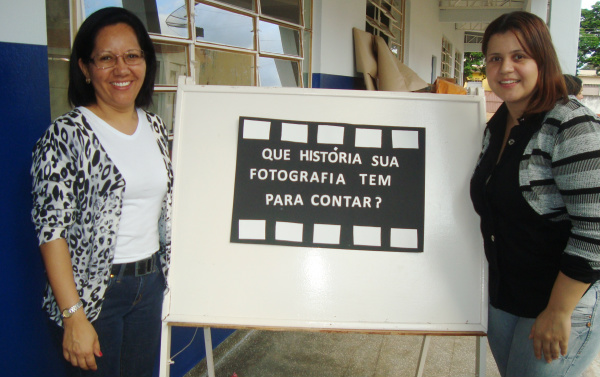 A professora regente do 4º ano A e B, Ângela Alvarenga (D), e a coordenadora do projeto, professora Liziane Salazar.