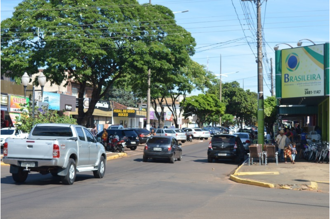 Comércio funciona até às 17h / Foto: Moreira Produções