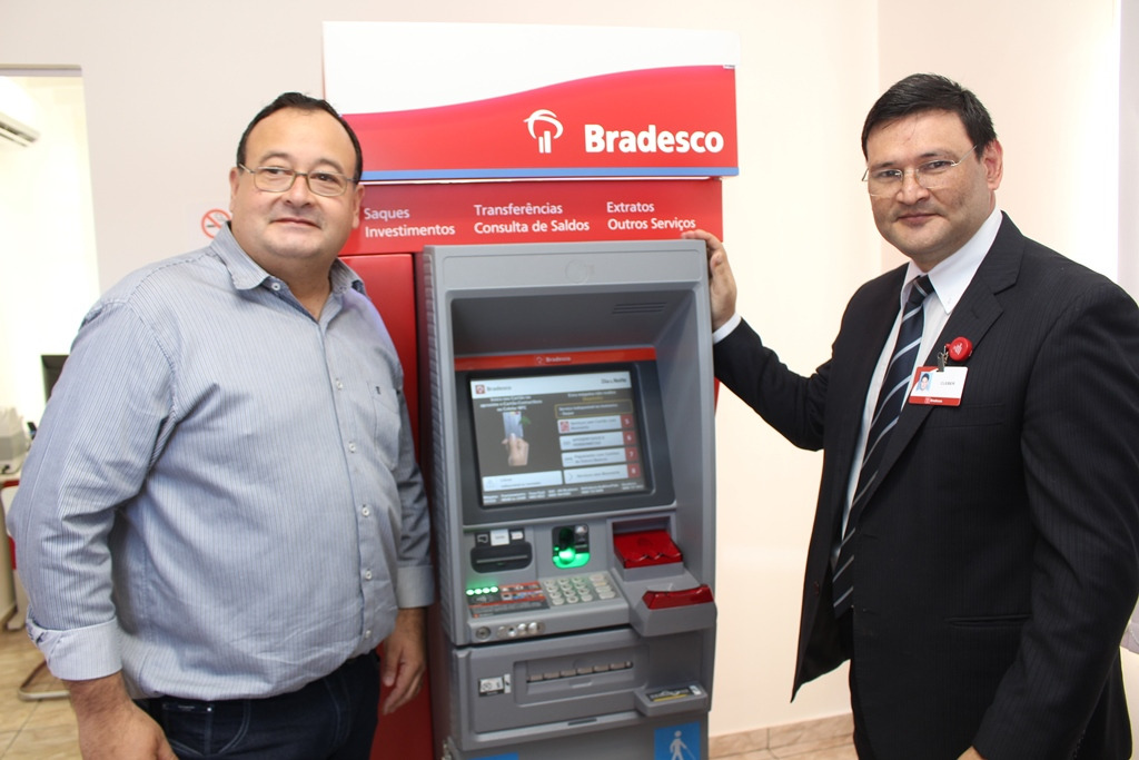 Salários de servidores municipais de Amambai estão disponíveis para saque A Agência instalada no pátio da Prefeitura de Amambai não realiza saques, apenas consultas por motivo de segurança. / Foto: Decom