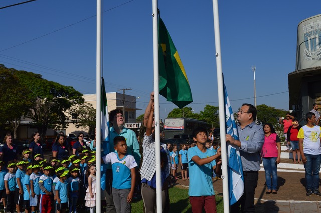 Semana da Pátria teve início nesta sexta-feira (1º) em Amambai Foto: Moreira Produções