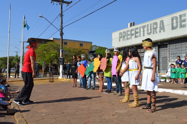 Semana da Pátria teve início nesta sexta-feira (1º) em Amambai Foto: Moreira Produções