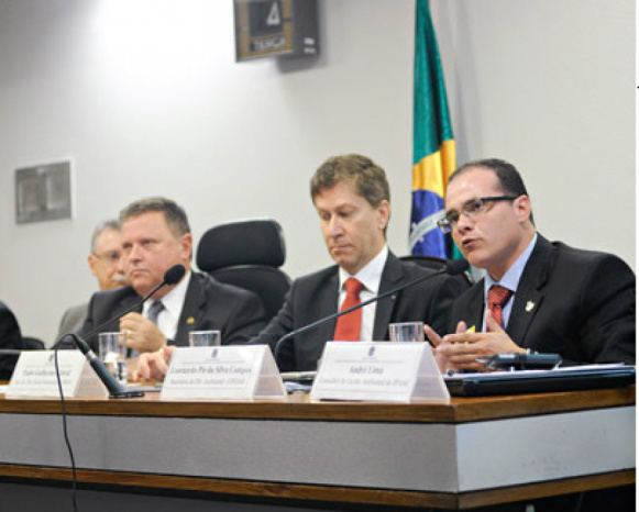 Cabral (C) no Senado: estados e municípios terão todo o apoio