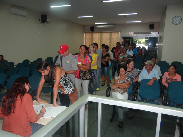 Projeto 'Defensoria e Câmara, Unidas pela Cidadania' continua em Amambai Os atendimentos iniciaram nesta sexta-feira (13), no plenário do legislativo municipal / Foto: Moreira Produções