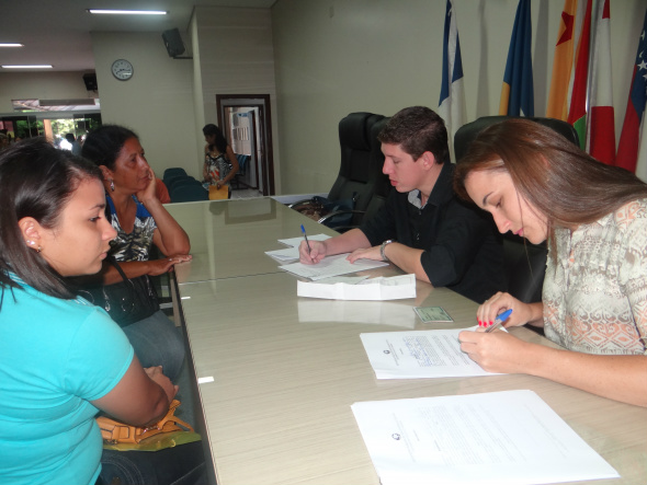 Projeto 'Defensoria e Câmara, Unidas pela Cidadania' continua em Amambai O projeto foi implantado no município em 2012 e já beneficiou mais de 1000 pessoas / Foto: Moreira Produções