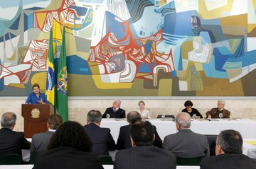 'Estamos mostrando que é possível possível crescer, preservar e distribuir renda' 