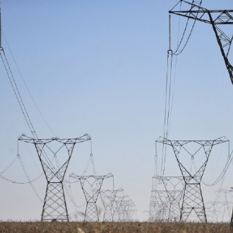 Senado aprova MP que reduz conta de energia A ideia da diminuição das tarifas é reduzir o custo da energia para estimular a atividade econômica.