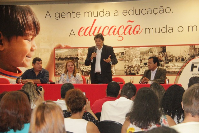 Ex-prefeito de SP, Fernando Haddad faz análise de conjuntura nacional na Fetems Foto: Divulgação