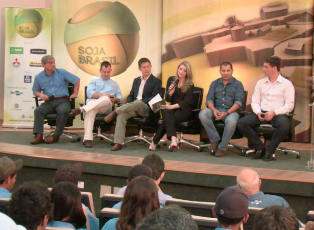 Realizado pelo Canal Rural e Aprosoja Brasil, em Mato Grosso do Sul, o Soja Brasil tem apoio da Federação da Agricultura e Pecuária de MS (Sistema Famasul), Aprosoja/MS, Serviço Nacional de Aprendizagem Rural (Senar/MS) e UFGD