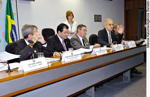 Nesta quarta são senadores da CCT que debatem Código Florestal com cientistas Nesta quarta são senadores da CCT que debatem Código Florestal com cientistas
