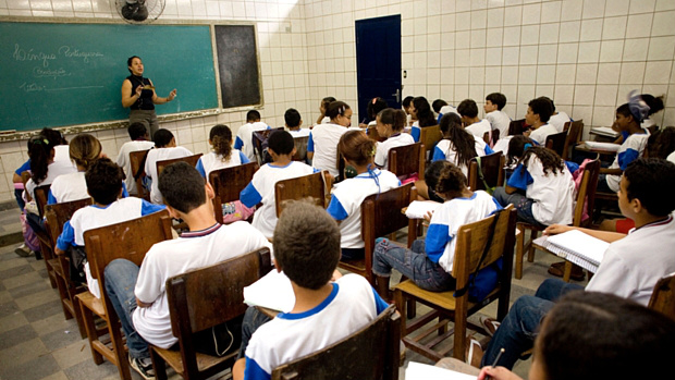 Acesso à escola reflete desigualdades sociais e regionais do país