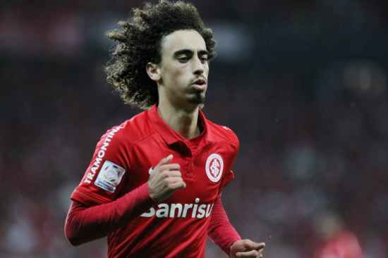 Valdívia marcou o segundo do Inter na partida já aos nove minutos do primeiro tempo