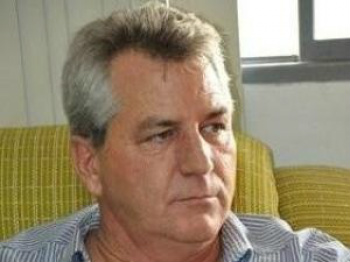 População e políticos participam de velório de ex-prefeito de Ponta Porã Ex-prefeito, Vagner Piantoni, morreu após complicações de uma cirurgia / Foto: Divulgação
