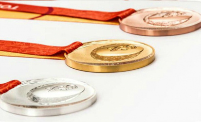 Natação brasileira tem noite de ouro no Pan com medalhas e quebra de recordes