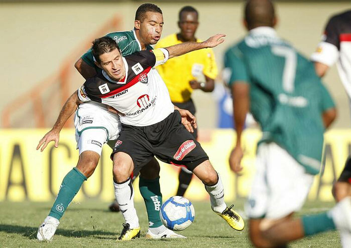 Goiás vence o Vitória por 1 a 0 Goiás vence o Vitória por 1 a 0