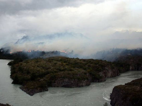 Incêndio em parque na Patagônia, no Chile, já atinge mais de 37 mil hectares