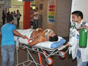 Médicos ainda avaliam como retirar bala alojada na coluna de índio ferido Médicos ainda avaliam como retirar bala alojada na coluna de índio ferido