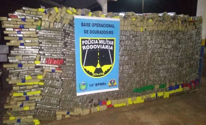 Caminhonete com quase 2 toneladas de maconha é apreendida em Dourados Foto: Divulgação (PMRE)
