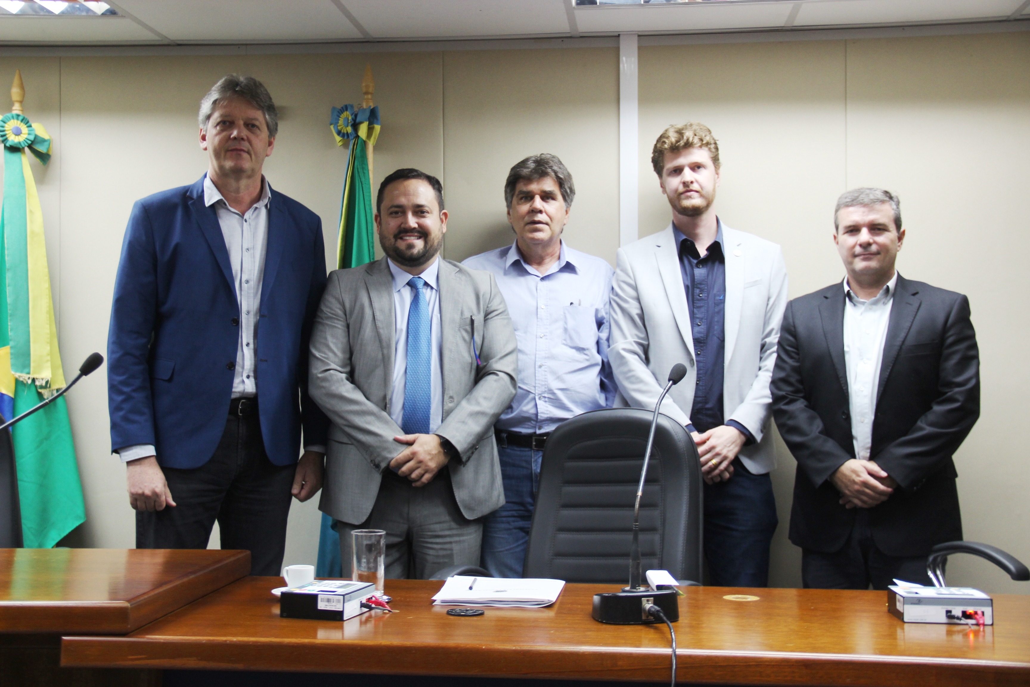 Programa que prevê a retirada da vacina contra Febre Aftosa em MS é discutido Programa que prevê a retirada da vacina contra Febre Aftosa em MS é discutido
