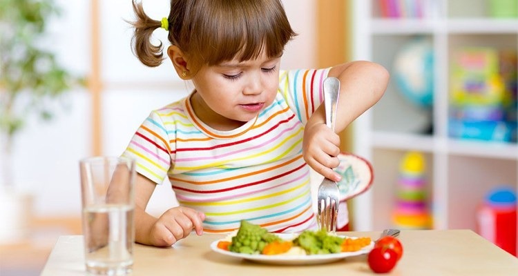 Ministério da Saúde bate à porta para falar sobre alimentação de crianças Ministério da Saúde bate à porta para falar sobre alimentação de crianças