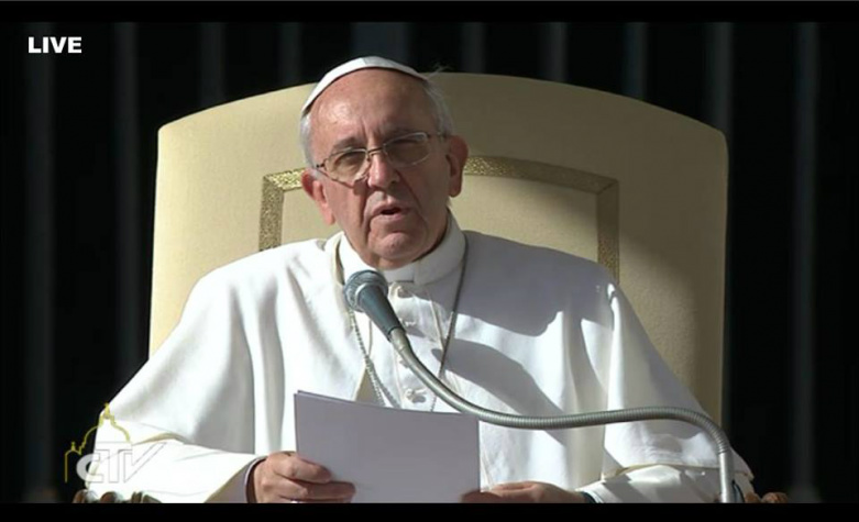 Papa reza e manifesta pesar pelas vítimas do furacão Haiyan-Yolanda “Rezemos por esses nossos irmãos e irmãs e façamos chegar a eles a nossa ajuda concreta”, pediu Francisco.