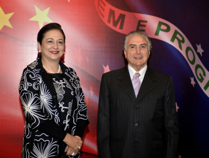 Uma cooperação econômica mais abrangente com a China A presidente da CNA afirmou que este é o momento de se construir uma cooperação econômica mais abrangente com a China.