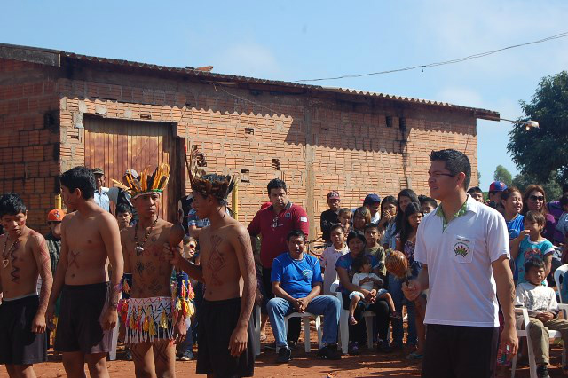 O professor Duadino Martines coordenou apresentações de danças típicas.
