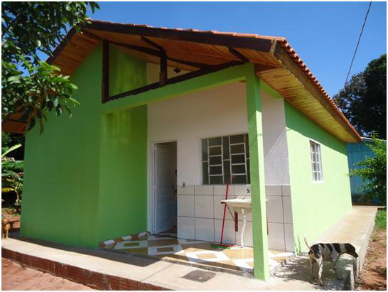 Governo de MS entrega em Amambai 71 casas rurais O residencial é composto por dois quartos, sala, cozinha, sanitário e varanda, com área de 59,82 m².