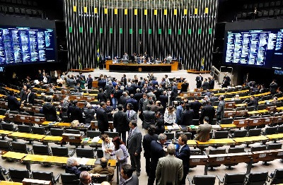 Câmara pretende votar meta fiscal e regularização tributária até quarta-feira O presidente em exercício da Câmara dos Deputados, André Fufuca (PP-MA), decidiu iniciar os trabalhos desta semana já na segunda-feira (4) / Foto: Divulgação