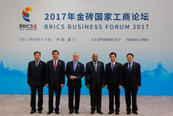 O presidente Michel Temer na foto oficial do fórum empresarial do Brics  / Foto: Rogério Melo/PR