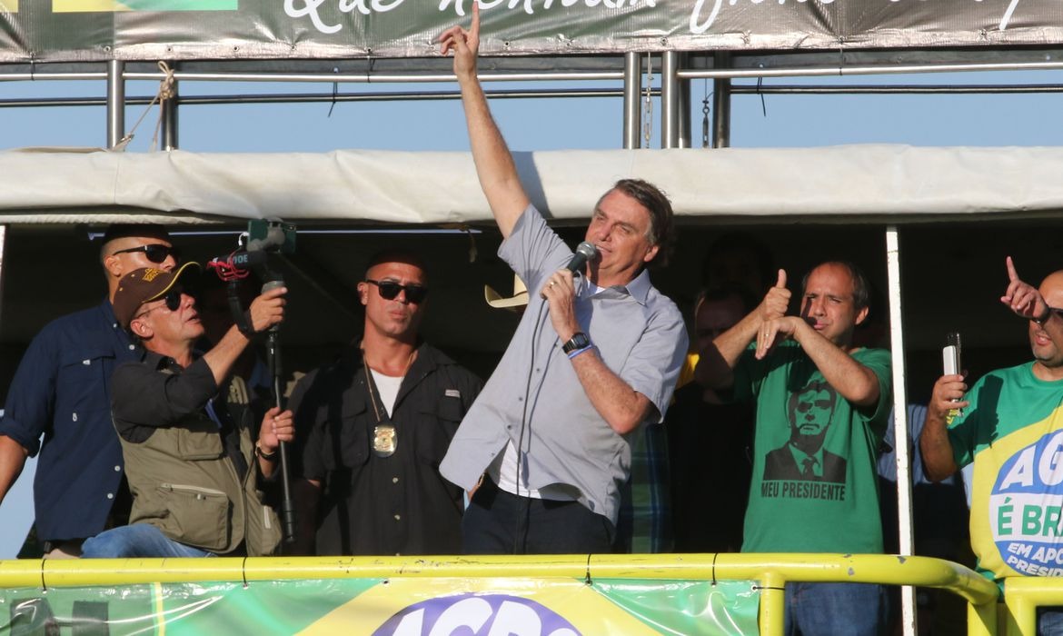 Bolsonaro participa de manifestação de agricultores e religiosos Foto: Fabio Rodrigues/ABr