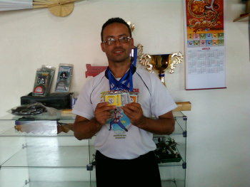 Atleta Egberto José da Silva com as medalhas conquistas no campeonato brasileiroFoto: Divulgação