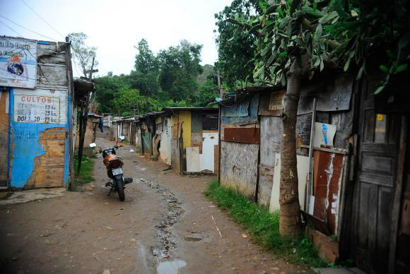 Levantamento mostra que  47% dos cidadãos do asfalto nunca contratariam, para trabalhar em sua casa, uma pessoa que morasse em  favela (Tomaz Silva/Agência Brasil)Tomaz Silva/Agência Brasil