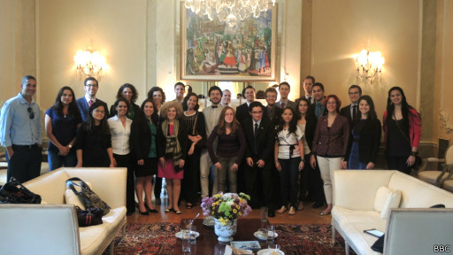 Bolsistas do Ciência Sem Fronteiras viram 'embaixadores' culturais do Brasil Bolsistas do Ciência sem Fronteiras reuniram-se em Washington para avaliar programa
