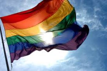 Sancionada lei que pune discriminação a gays no comércio A multa pode chegar a R$ 60 mil / Foto: Divulgação