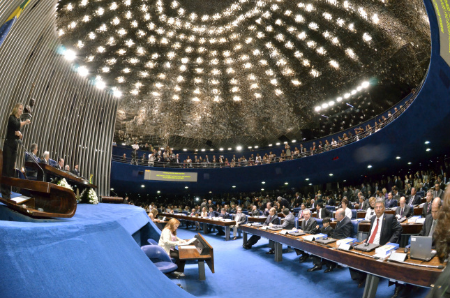 Parecer sobre processo de impeachment será lido hoje no Senado Divulgação