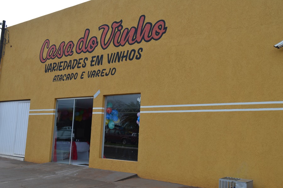 Casa do Vinho foi inaugurada em Amambai O estabelecimento está localizado na avenida Pedro Manvailer, em frente ao mercado Dutra