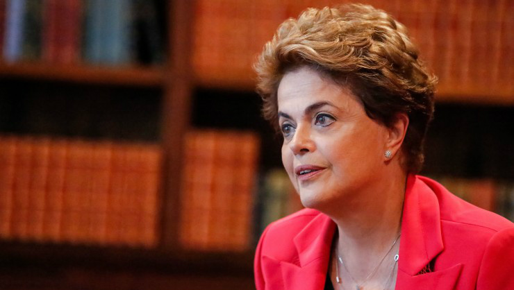 Justiça condena revista a publicar direito de resposta de Dilma Rousseff Justiça condena revista a publicar direito de resposta de Dilma Rousseff