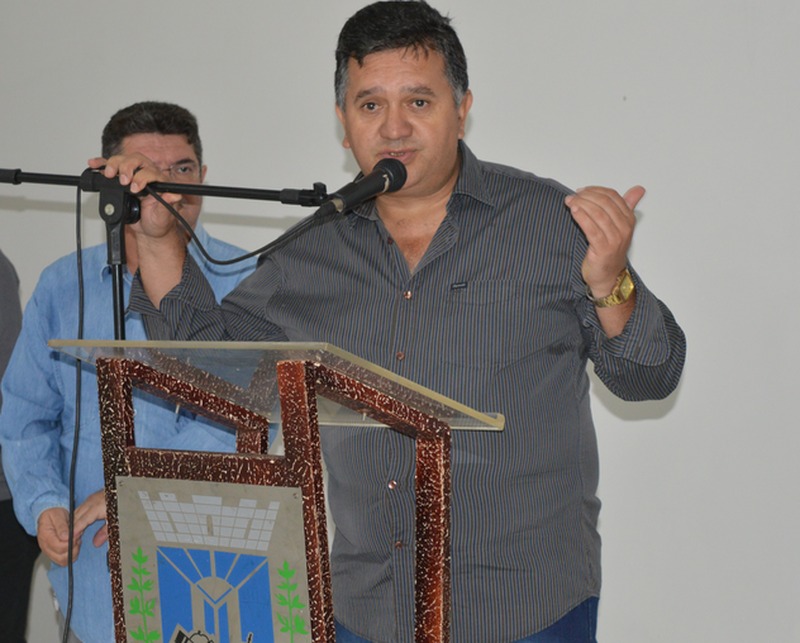 Casa do Vinho foi inaugurada em Amambai Edson é o proprietário da Casa do Vinho / Foto: Moreira Produções