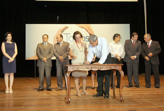 Governador André empossa 412 diretores das escolas estaduais eleitos Governador André empossa 412 diretores das escolas estaduais eleitos